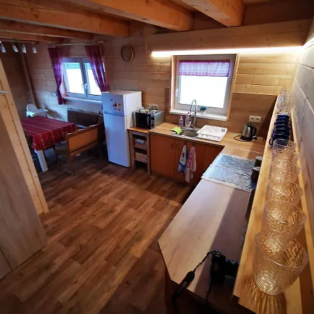Baska Na Liptove S Vlastnym Dvorom Nyaraló *