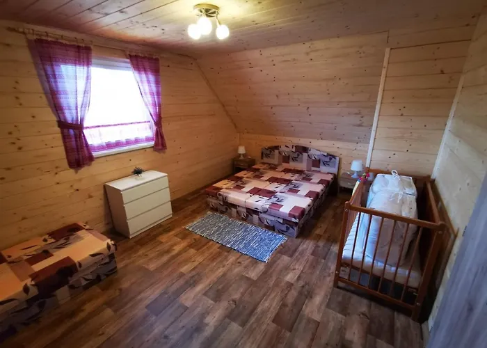 Vakantiehuis Baska Na Liptove S Vlastnym Dvorom *