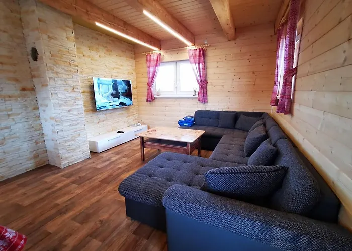 Baska Na Liptove S Vlastnym Dvorom *