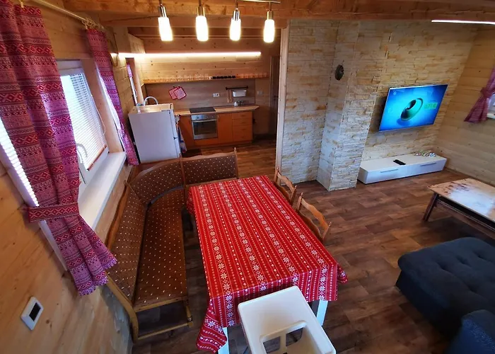 Baska Na Liptove S Vlastnym Dvorom